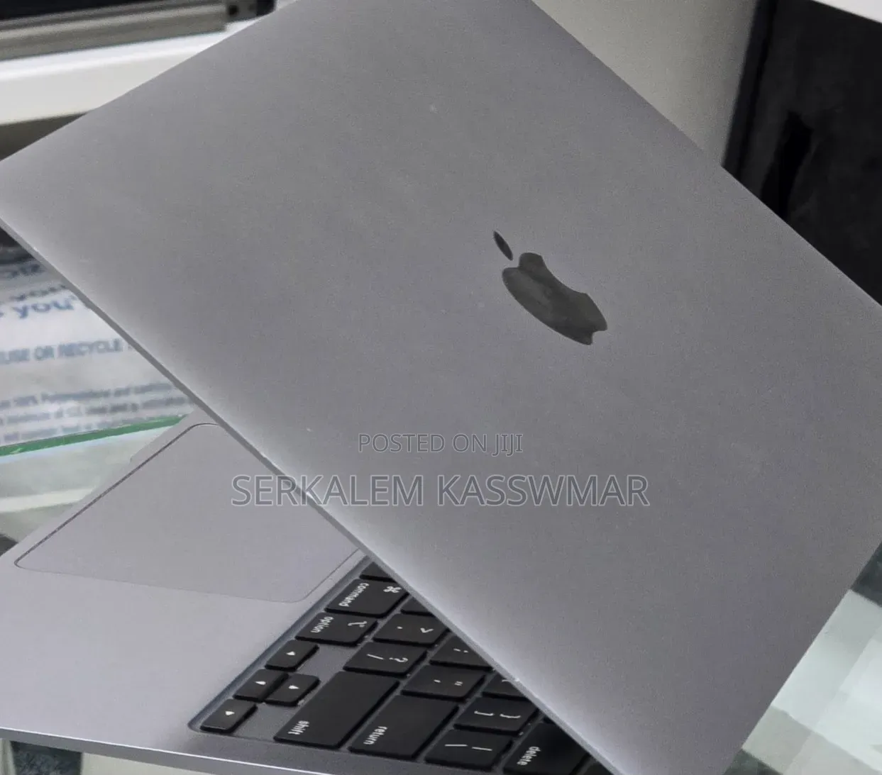 New Laptop Apple MacBook Air 2020 M1 8GB Apple M1 SSD 256GB