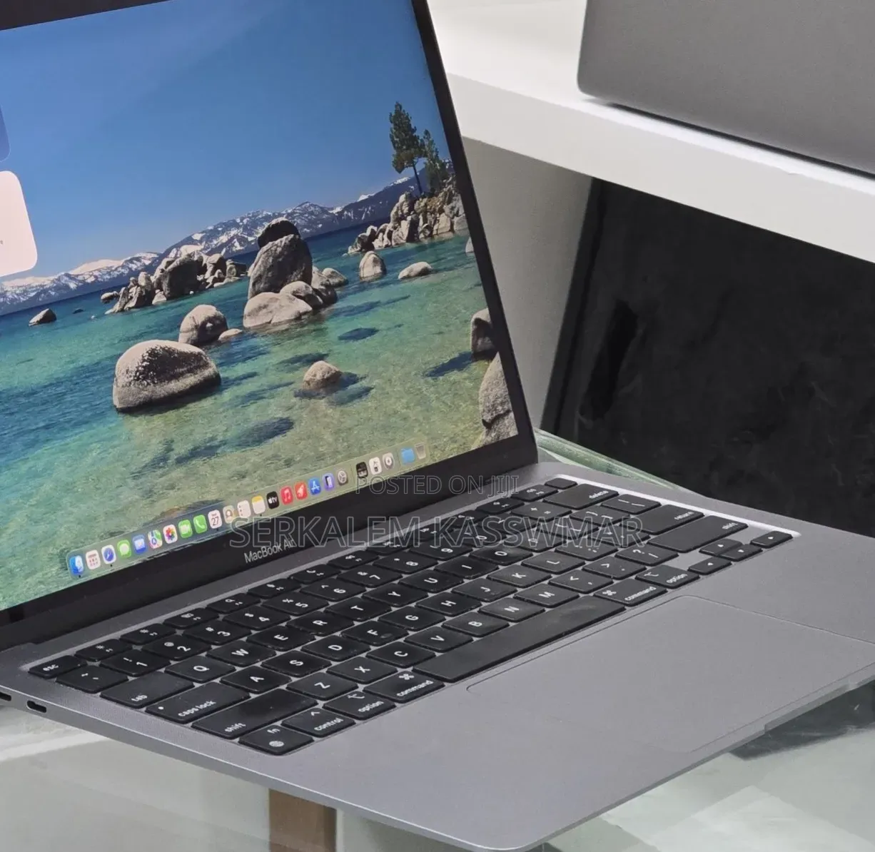 New Laptop Apple MacBook Air 2020 M1 8GB Apple M1 SSD 256GB