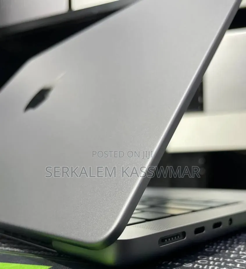 New Laptop Apple MacBook Air 2020 M1 8GB Apple M1 SSD 256GB