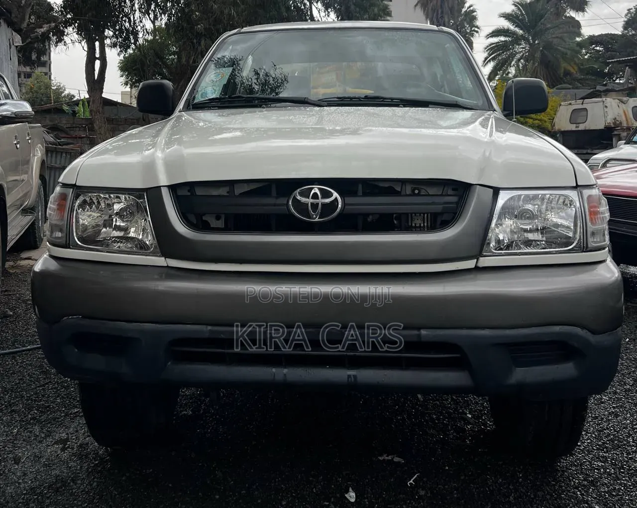 Toyota Hilux 2003 White