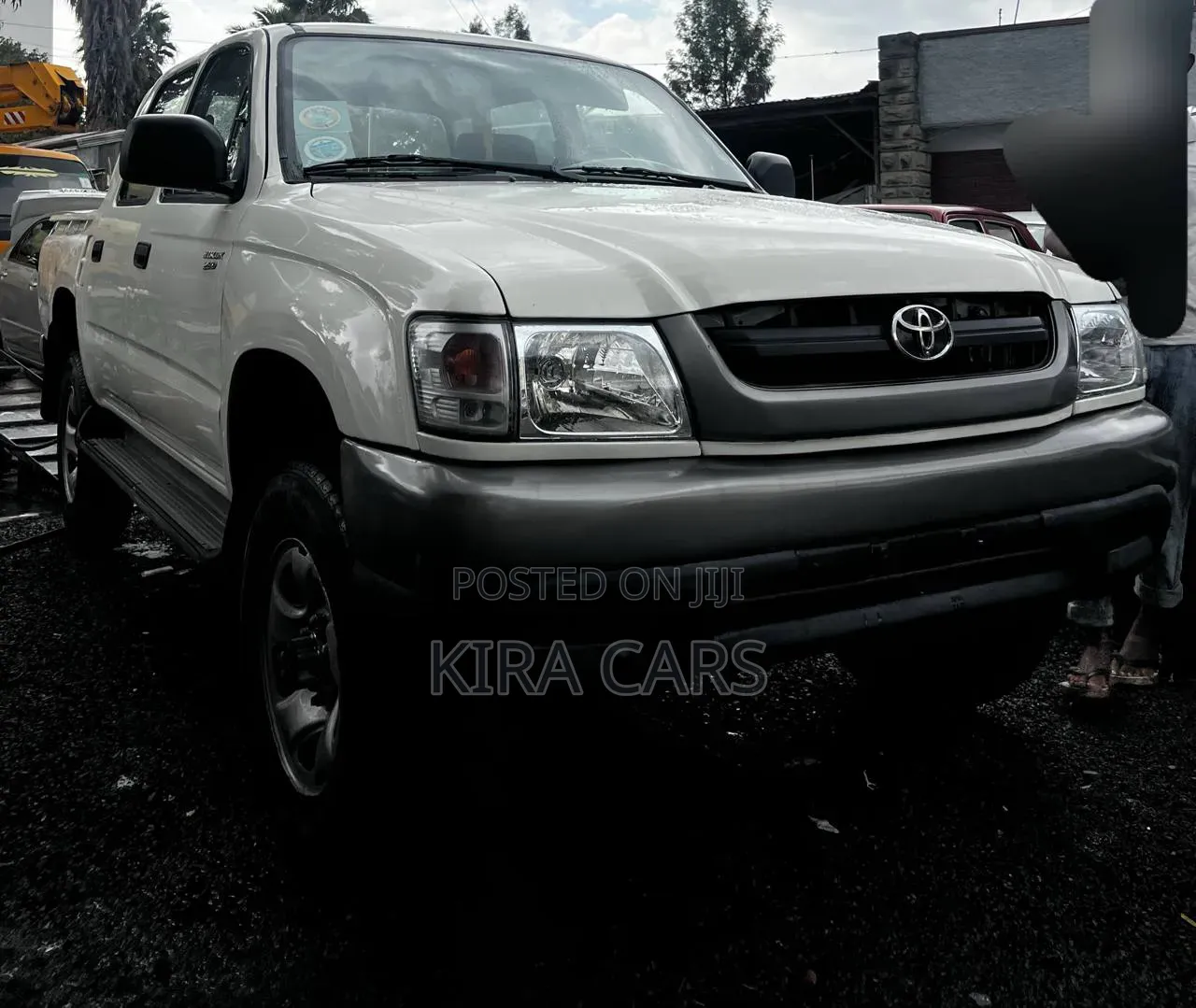 Toyota Hilux 2003 White