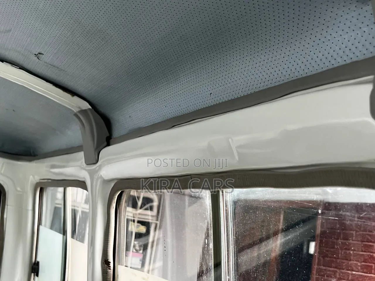 Toyota Land Cruiser 2010 White