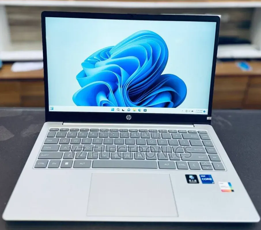 New Laptop HP Stream Notebook 16GB Intel Core i7 HDD 1T