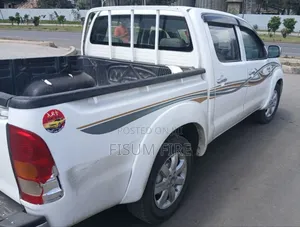 Toyota Hilux 2007 White
