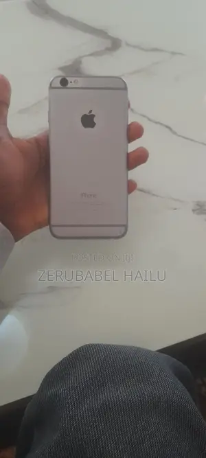 Apple iPhone 6 16 GB Gray