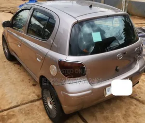 Toyota Yaris 2004 Gold