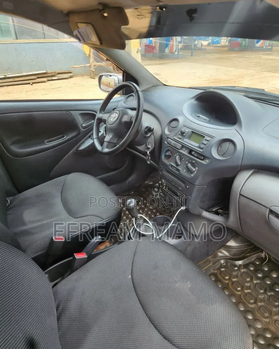 Toyota Yaris 2004 Gold