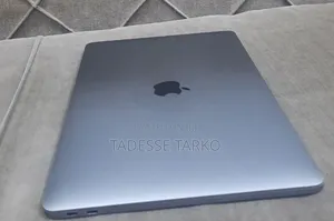 New Laptop Apple MacBook Pro 2017 16GB Intel Core i5 SSD 512GB