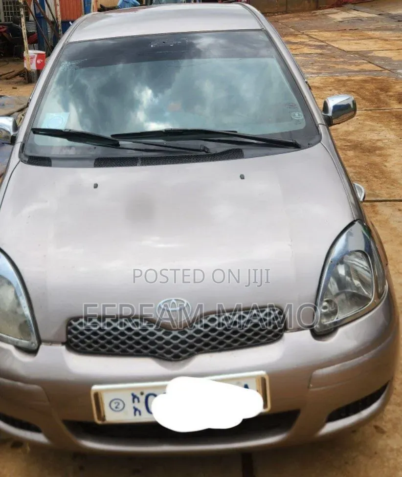 Toyota Yaris 2004 Gold