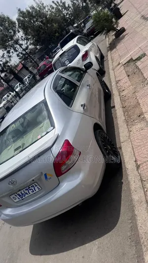 Toyota Belta 2011 Silver
