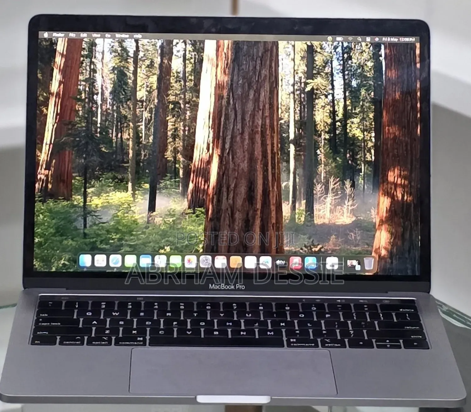 New Laptop Apple MacBook Pro 2019 16GB Intel Core i7 SSD 256GB
