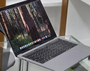New Laptop Apple MacBook Pro 2019 16GB Intel Core i7 SSD 256GB