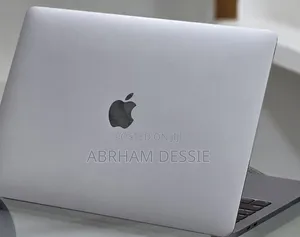 New Laptop Apple MacBook Pro 2019 16GB Intel Core i7 SSD 256GB