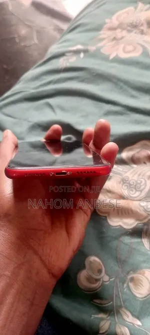 Apple iPhone XR 128 GB Red