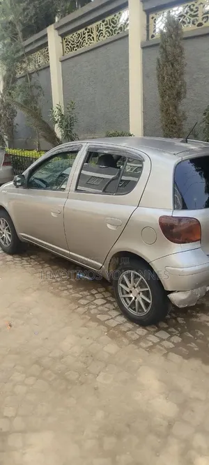 Toyota Vitz 1.0 FWD 3dr 2004 Gray