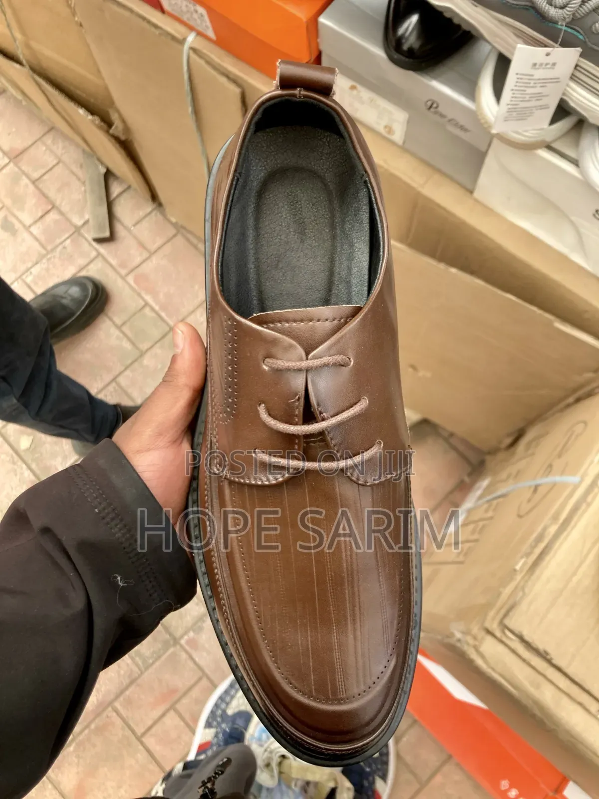 Men's Classic Brown Leather Dress Shoes •
