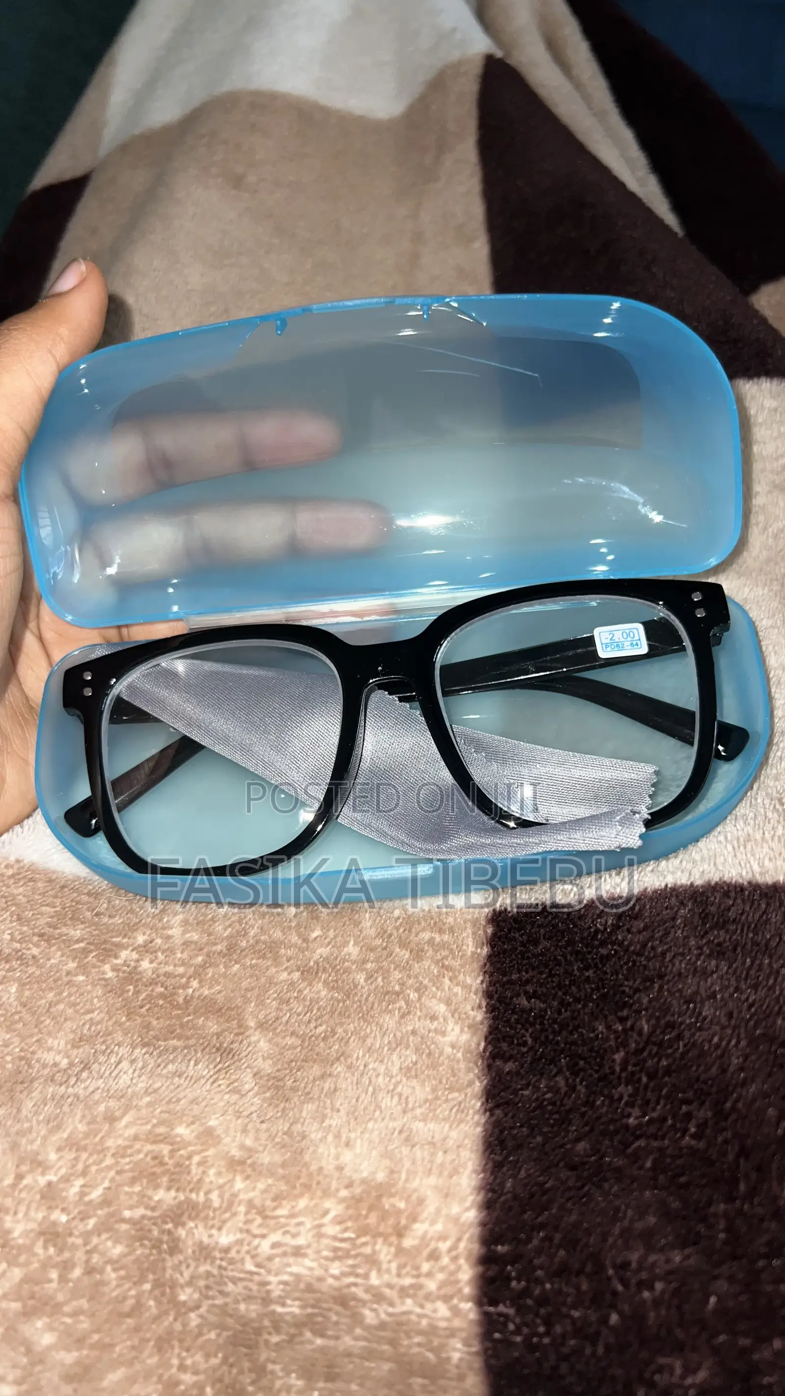 -2.00 Prescription Glasses እጄ ላይ አለ ከ ሩቅ ለማየት የሚቸግራቹ እና በሀኪም የታዘዘላቹ