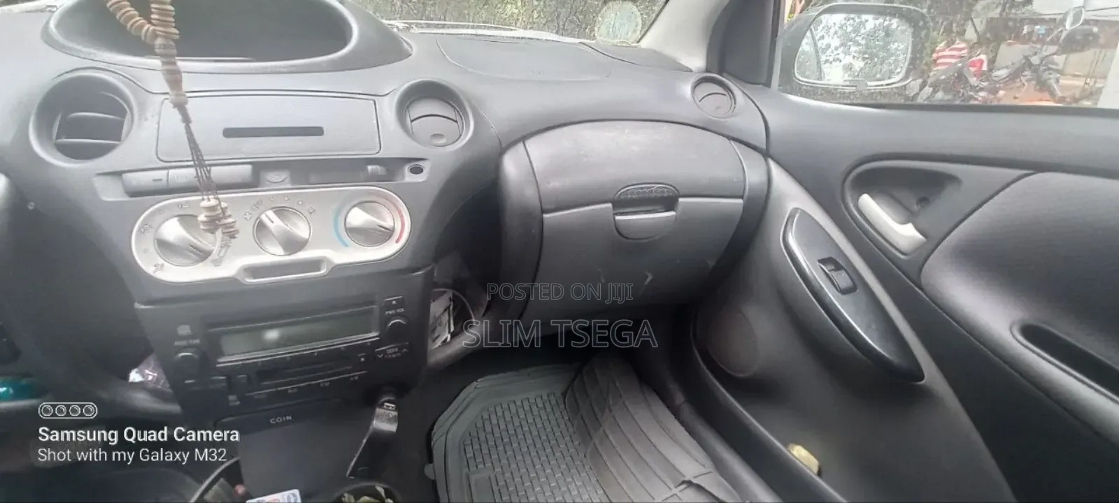 Toyota Vitz 2004 Green