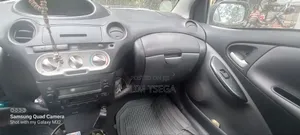 Toyota Vitz 2004 Green