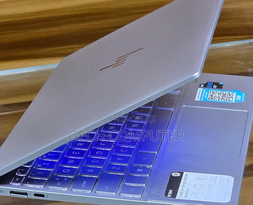 New Laptop HP Envy Pro 8GB Intel Core i5 SSD 256GB