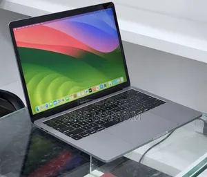 New Laptop Apple MacBook Pro 2019 16GB Intel Core i7 SSD 256GB