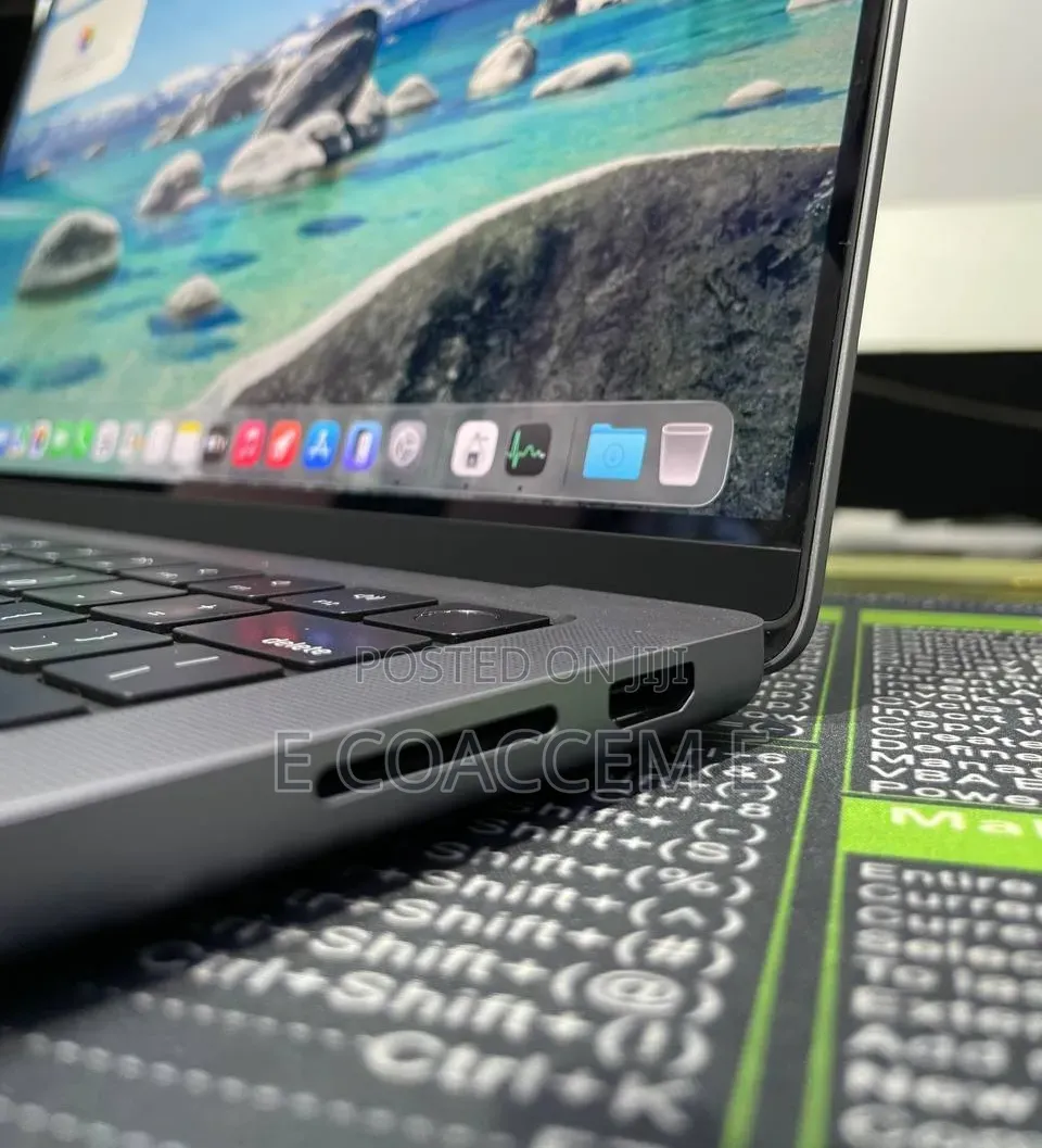 New Laptop Apple MacBook Pro 2023 M3 14-inch 8GB Apple M3 SSD 512GB