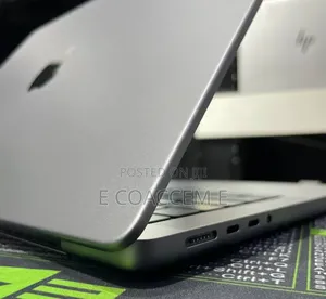 New Laptop Apple MacBook Pro 2023 M3 14-inch 8GB Apple M3 SSD 512GB