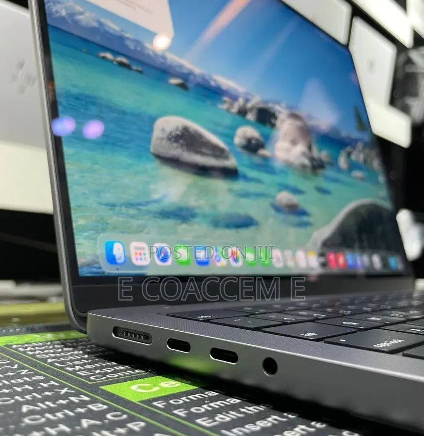 New Laptop Apple MacBook Pro 2023 M3 14-inch 8GB Apple M3 SSD 512GB