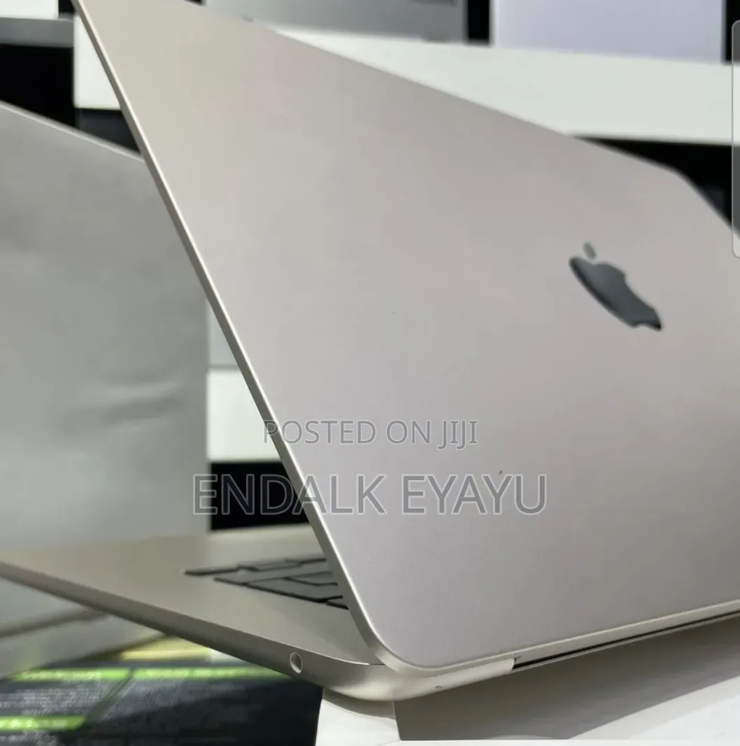 New Laptop Apple MacBook Air 2025 M4 15-inch 16GB Apple M4 SSD 256GB