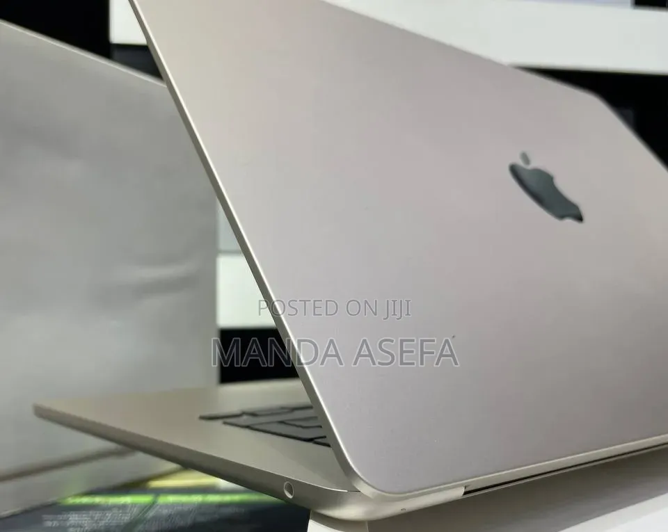 New Laptop Apple MacBook Air 2025 M4 15-inch 16GB Apple M4 SSD 256GB