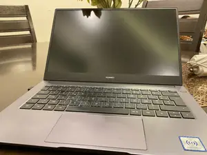 Laptop Huawei Matebook D 15 8GB Intel Core i5 SSD 512GB