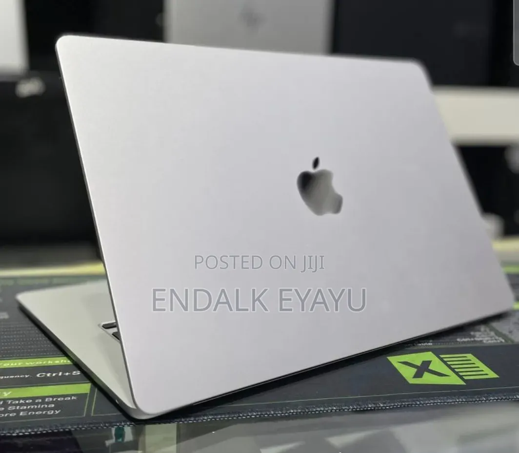 New Laptop Apple MacBook Air 2025 M4 15-inch 24GB Apple M4 SSD 512GB