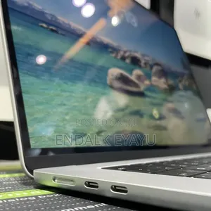 New Laptop Apple MacBook Air 2025 M4 15-inch 24GB Apple M4 SSD 512GB