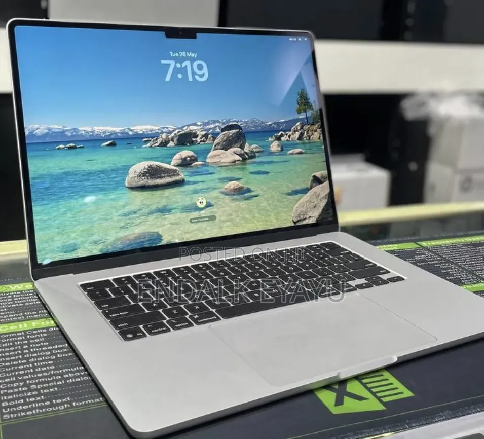 New Laptop Apple MacBook Air 2025 M4 15-inch 24GB Apple M4 SSD 512GB
