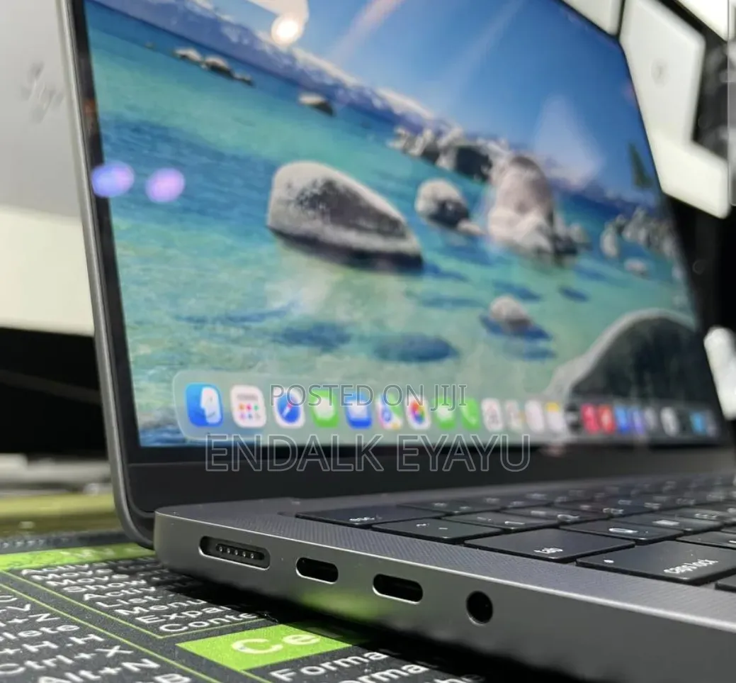 New Laptop Apple MacBook Pro 2023 M3 14-inch 8GB Apple M3 Pro SSD 512GB