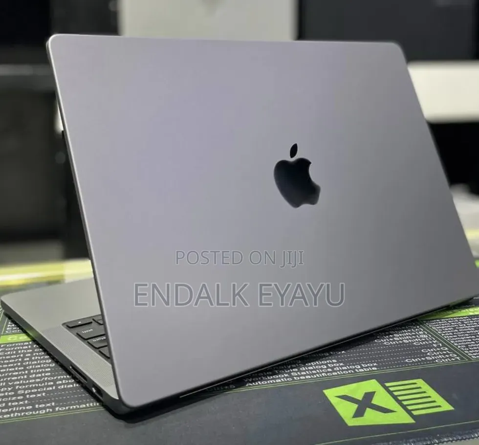 New Laptop Apple MacBook Pro 2023 M3 14-inch 8GB Apple M3 Pro SSD 512GB