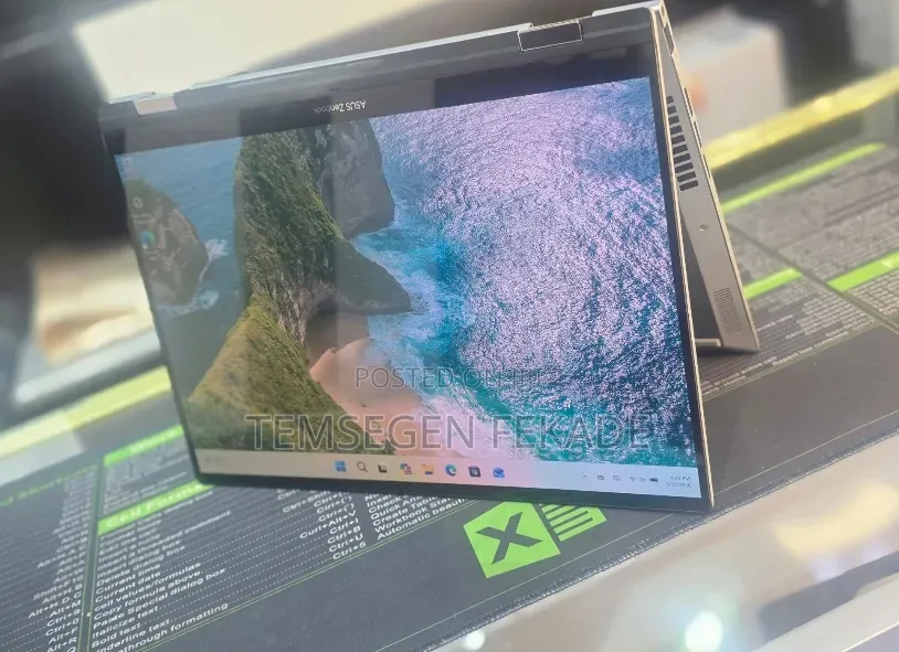 New Laptop Asus ZenBook Flip 14 UX461UA 16GB Intel Core i7 SSD 512GB