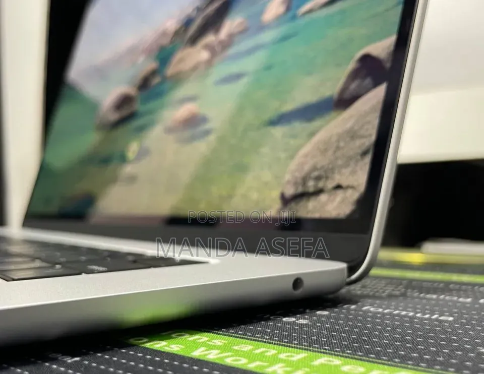 New Laptop Apple MacBook Air 2025 M4 15-inch 24GB Apple M4 SSD 512GB