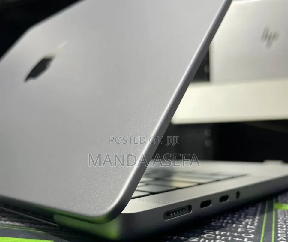 New Laptop Apple MacBook Pro 16GB Apple M3 SSD 512GB