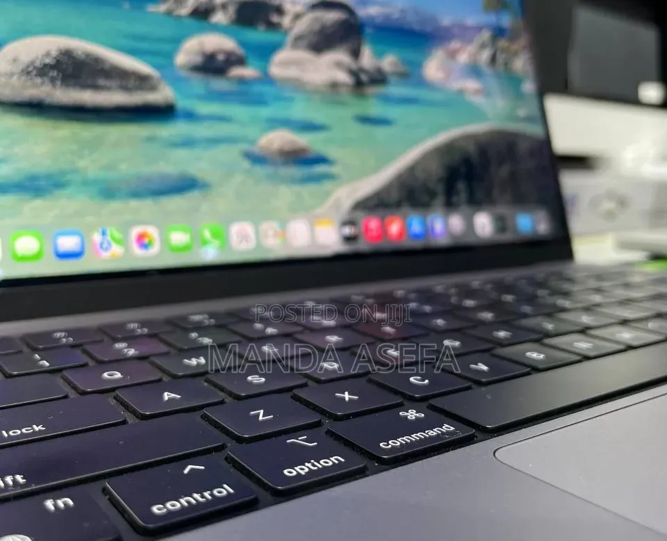 New Laptop Apple MacBook Pro 16GB Apple M3 SSD 512GB