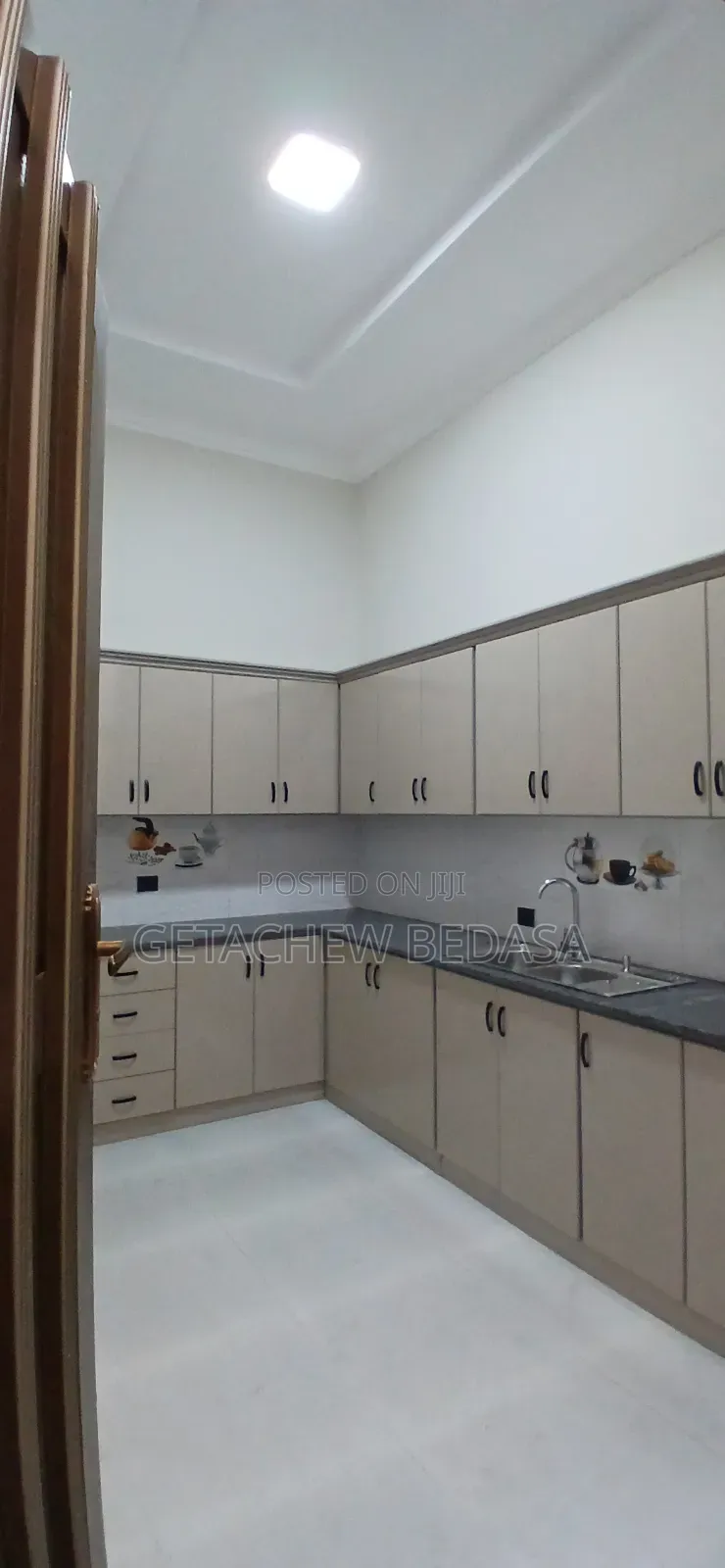 Furnished 6bdrm House in Ccd, Oromia-Finfinne for sale