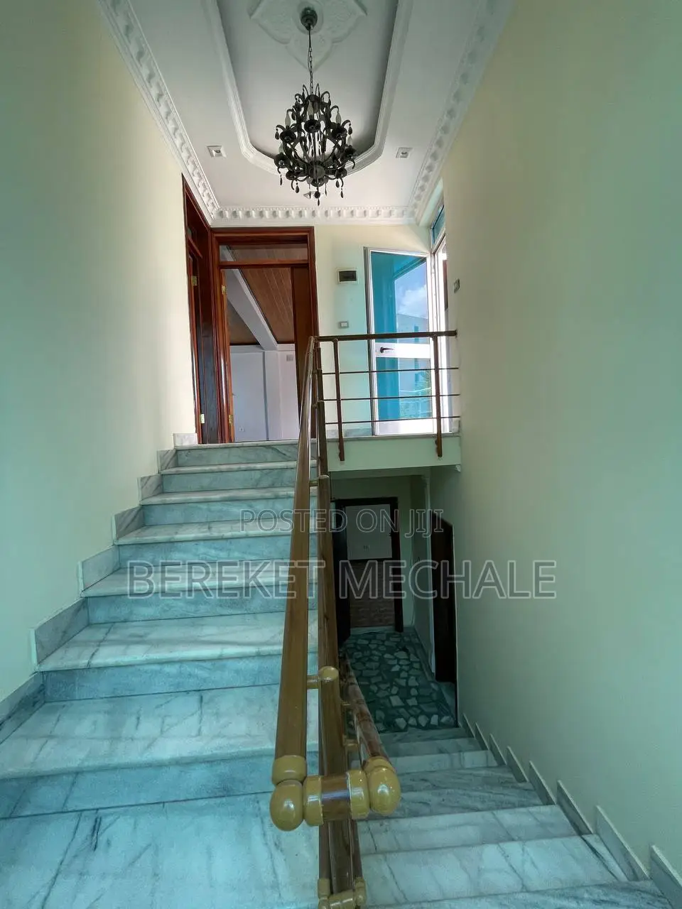 10bdrm House in Bole for rent