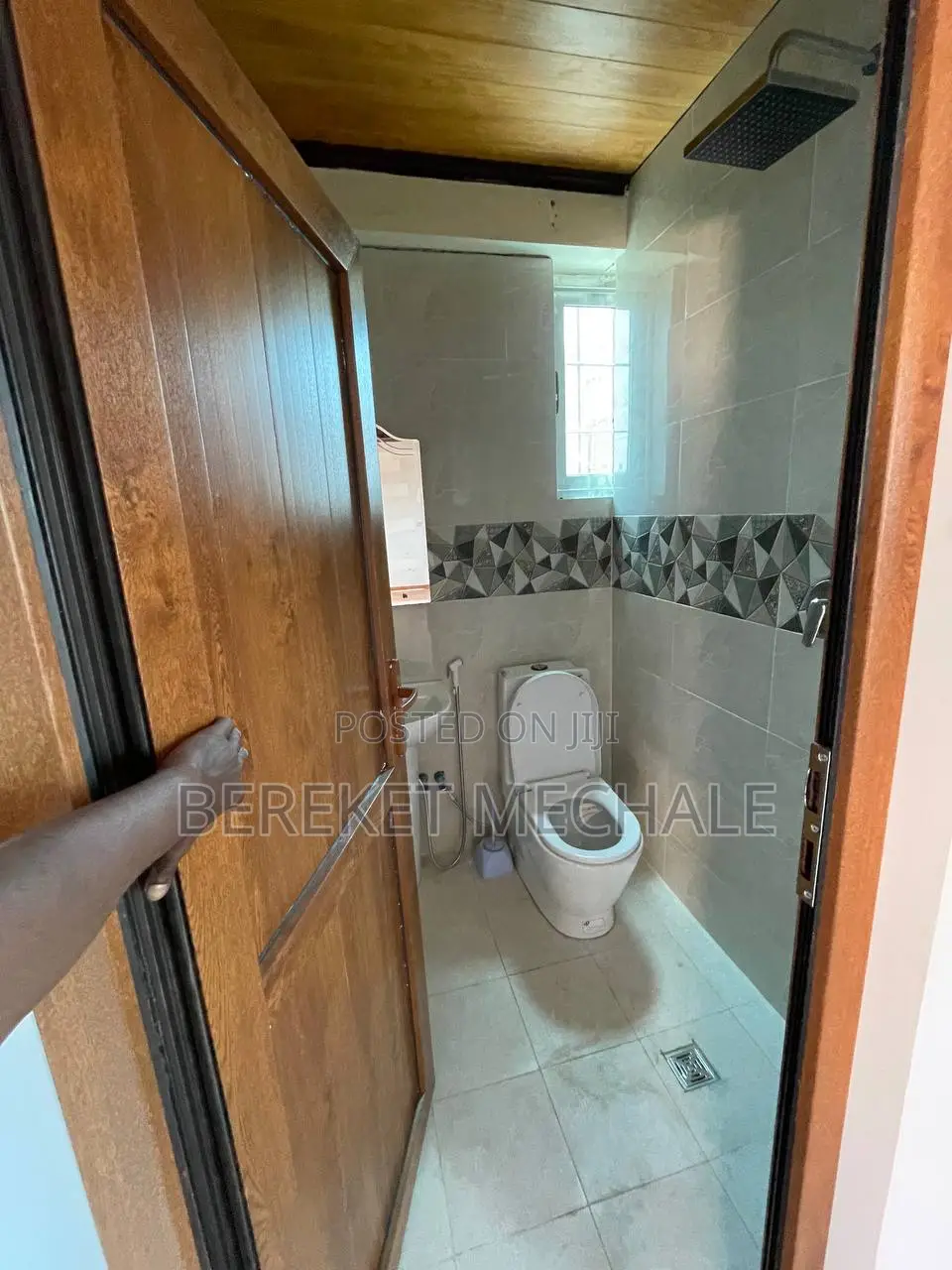10bdrm House in Bole for rent