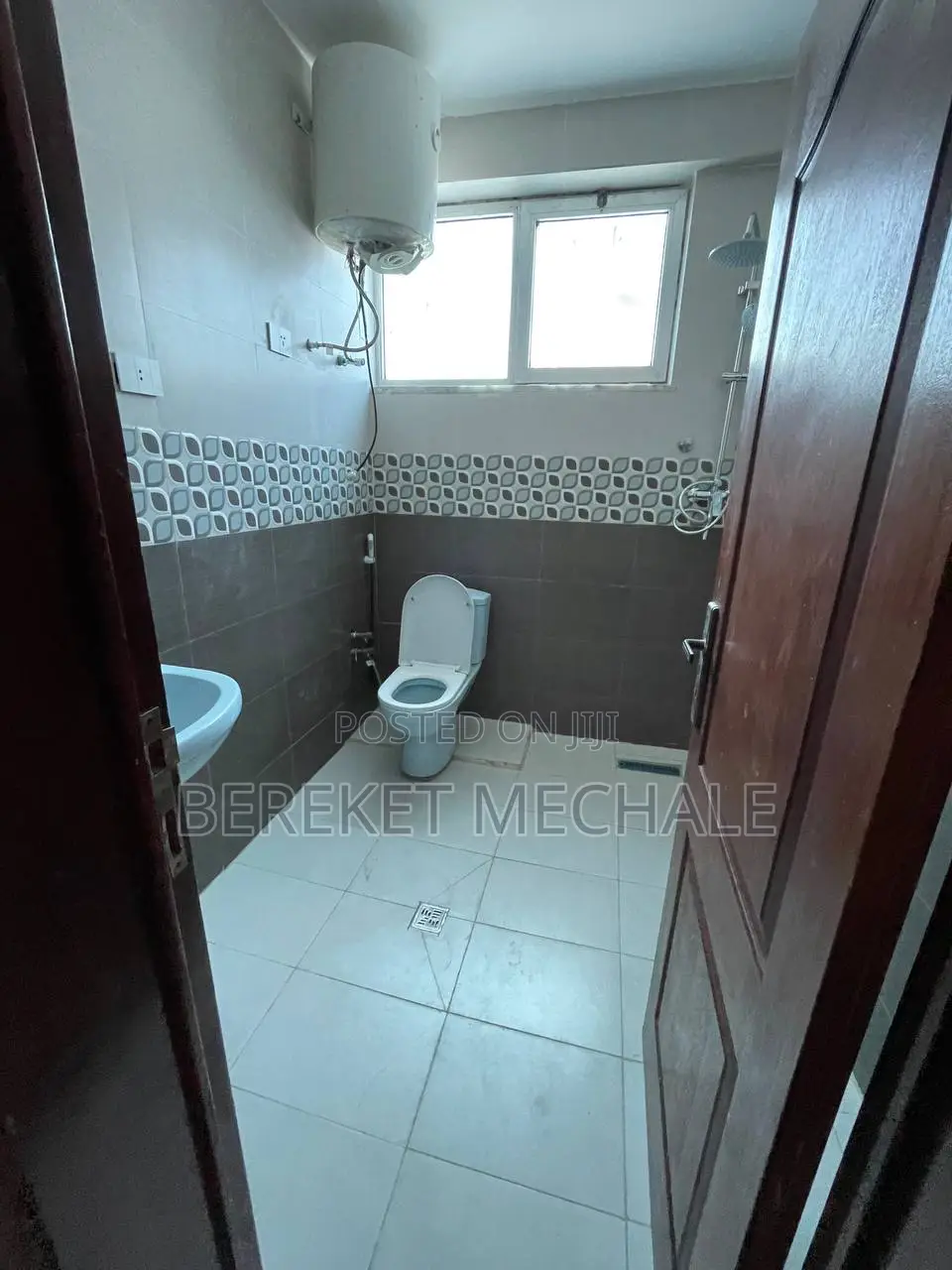 10bdrm House in Bole for rent