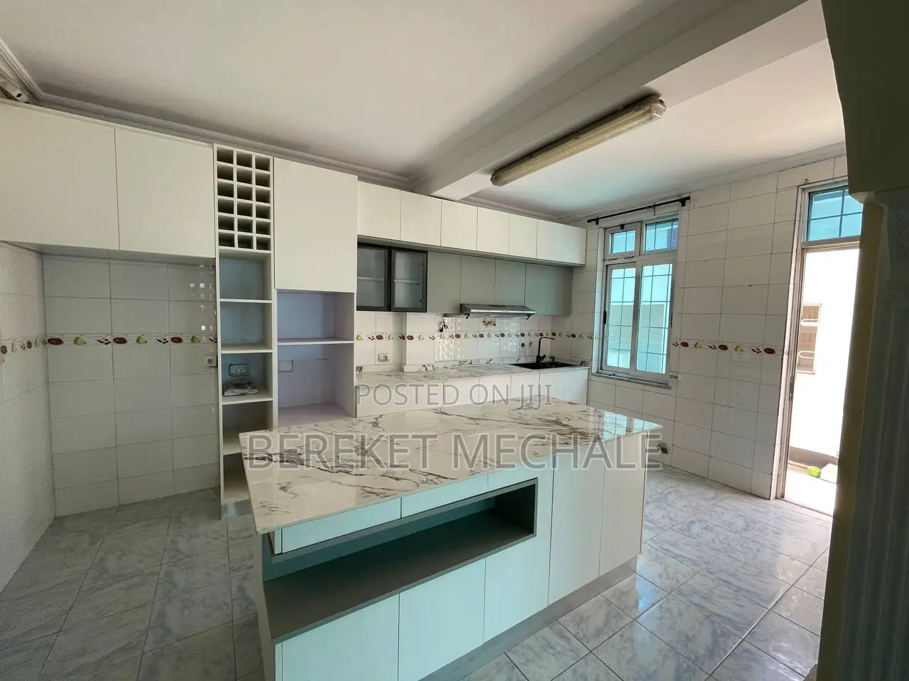 10bdrm House in Bole for rent