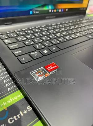 New Laptop Asus VivoBook 15 X505BA 16GB AMD Ryzen 5 SSD 512GB