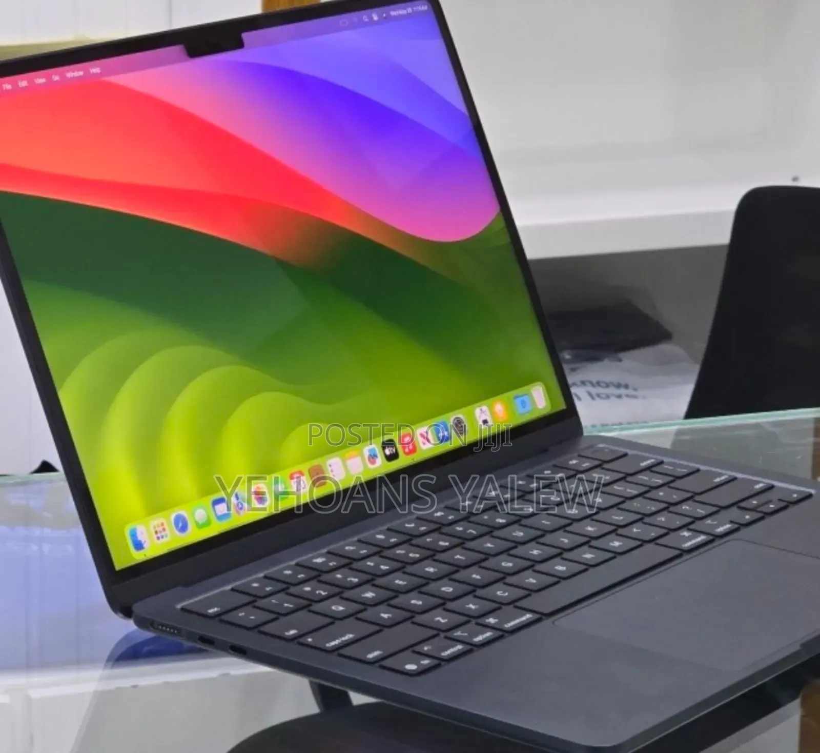 New Laptop Apple MacBook Air 2025 M4 13-inch 16GB Apple M4 SSD 256GB