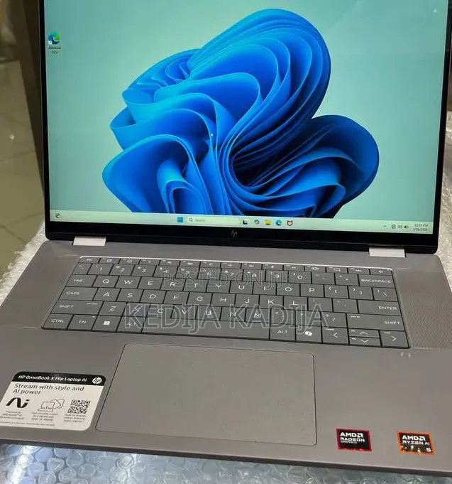 New Laptop HP OmniBook X Flip 14" 16GB Intel Core i7 SSD 512GB