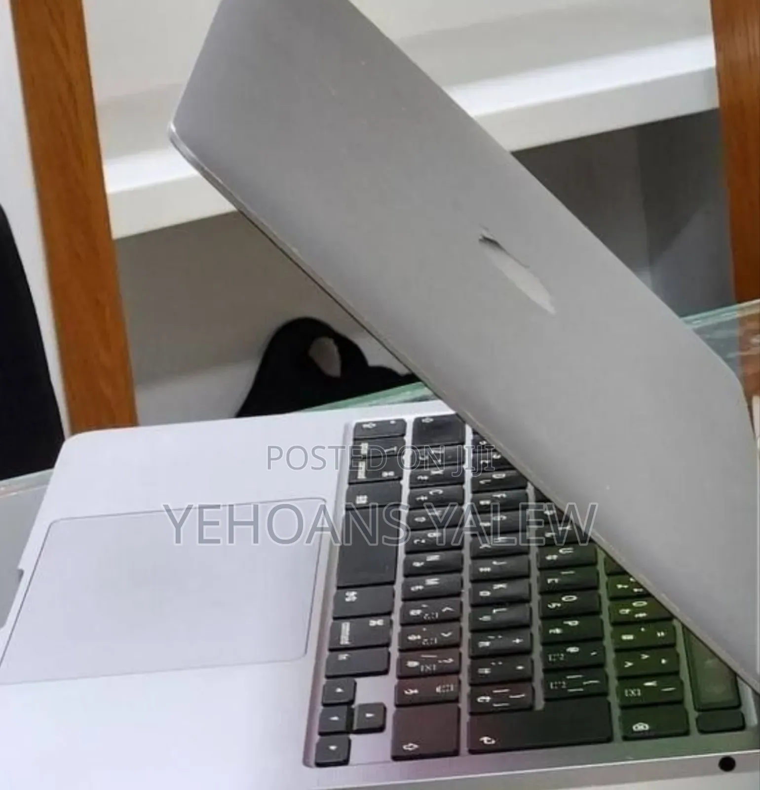 New Laptop Apple MacBook Pro 2020 8GB Intel Core i5 SSD 512GB
