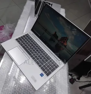 New Laptop HP EliteBook 850 G8 16GB Intel Core i5 SSD 512GB